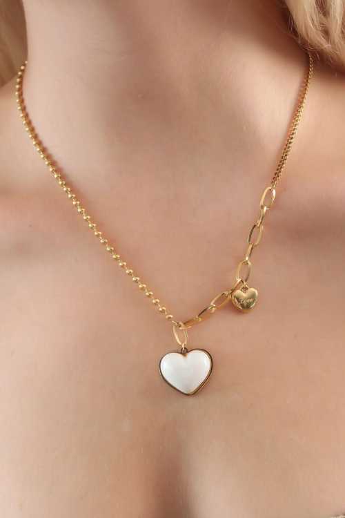 316L Çelik Gold Renk Beyaz Kalp Figür Love İşleme Detay Kadın Kolye